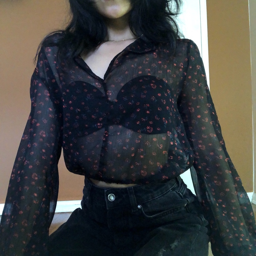 URBAN OUTFITTERS sheer blouse